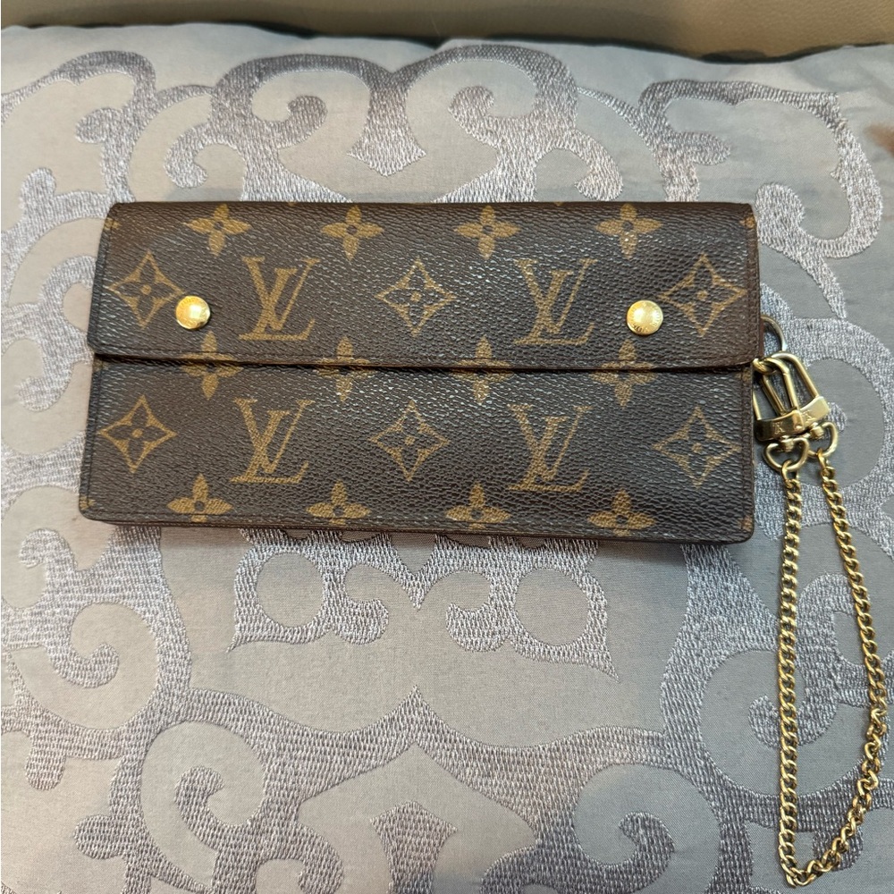 Luxury Brown Monogram Wallet with Chain